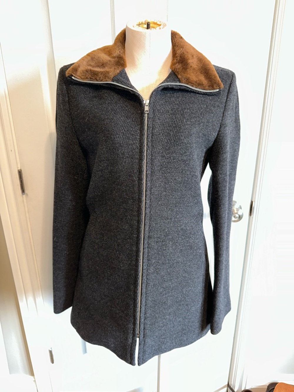 Vintage Sunao Kuwahara Grey Zip-Front Coat with Brown Faux Fur Collar